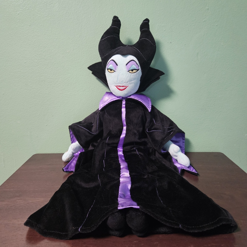 Disney Store Exclusive Maleficent Villain Plush Toy‎